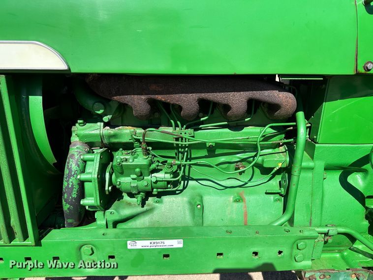 image for item KX9175 1972 John Deere 2520  tractor