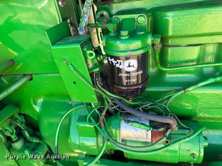 image for item KX9175 1972 John Deere 2520  tractor