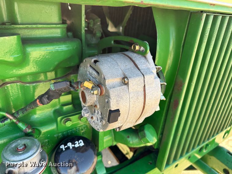 image for item KX9175 1972 John Deere 2520  tractor