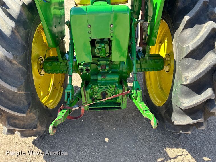 image for item KX9175 1972 John Deere 2520  tractor