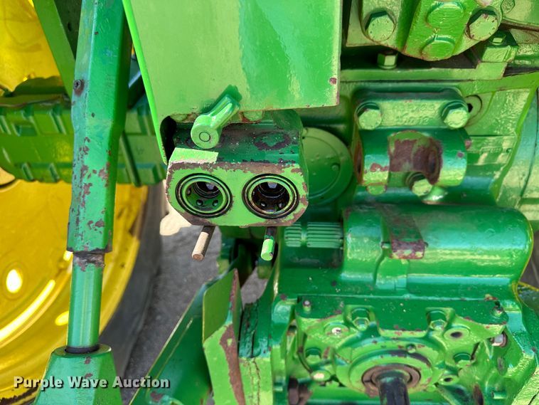 image for item KX9175 1972 John Deere 2520  tractor