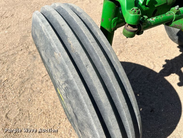 image for item KX9175 1972 John Deere 2520  tractor