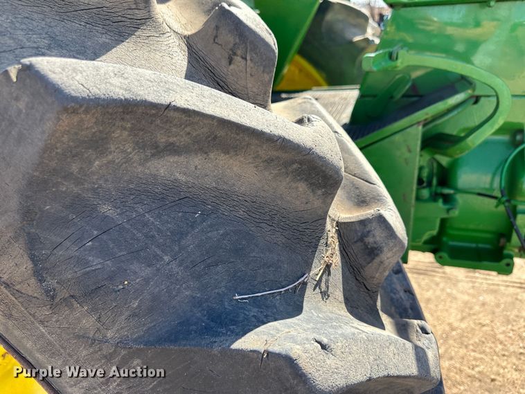 image for item KX9175 1972 John Deere 2520  tractor