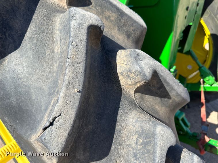 image for item KX9175 1972 John Deere 2520  tractor