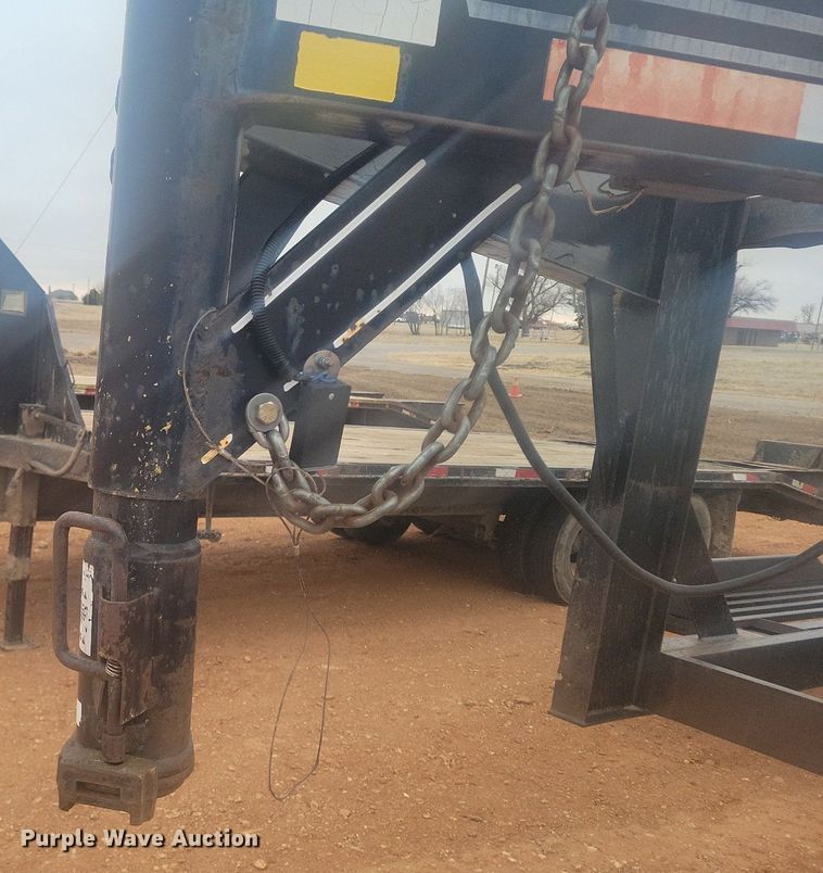 image for item LG9528 2008 Donahue EXG-180  windrower trailer