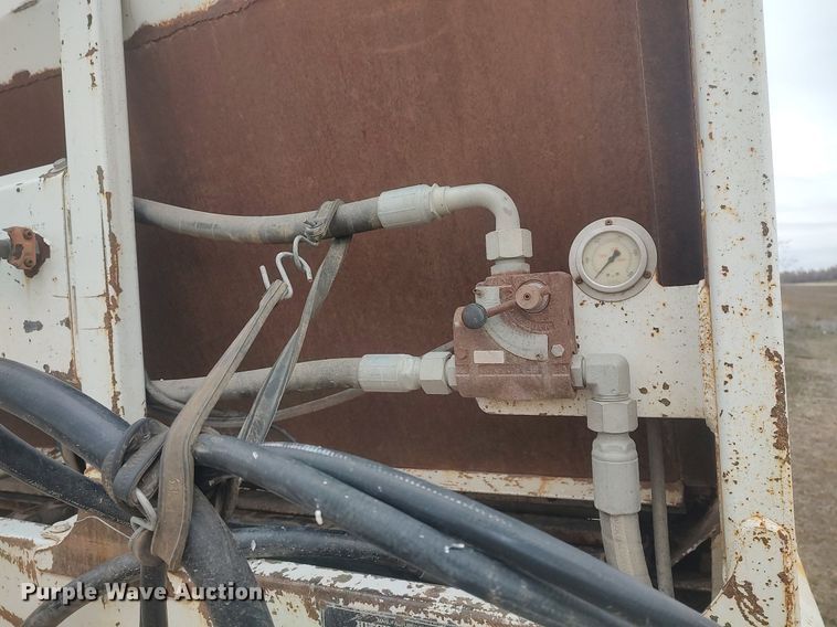 image for item LG9627 2012 Hitchcock  silage trailer