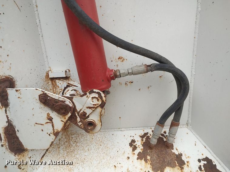 image for item LG9627 2012 Hitchcock  silage trailer