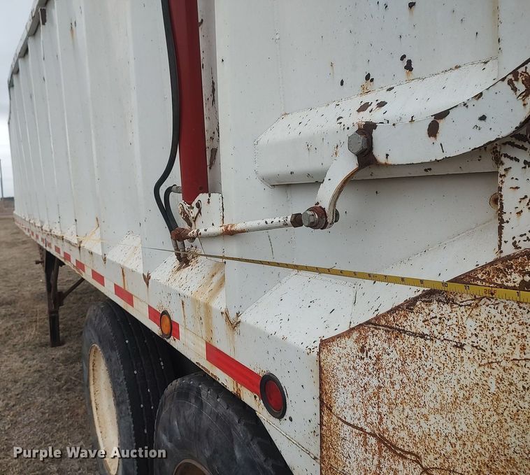 image for item LG9627 2012 Hitchcock  silage trailer