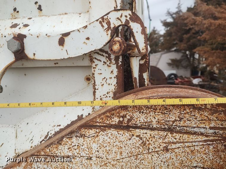 image for item LG9627 2012 Hitchcock  silage trailer