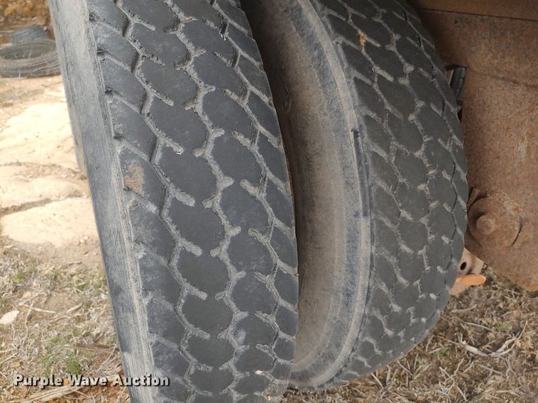 image for item LG9627 2012 Hitchcock  silage trailer