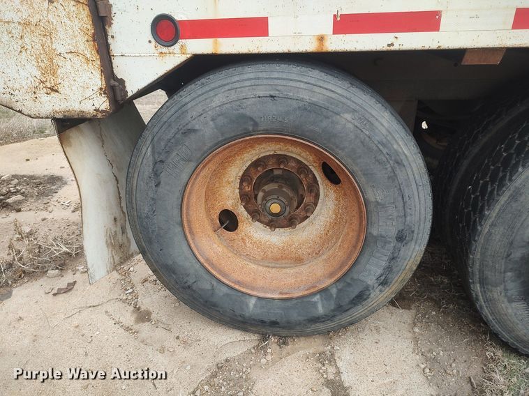 image for item LG9627 2012 Hitchcock  silage trailer