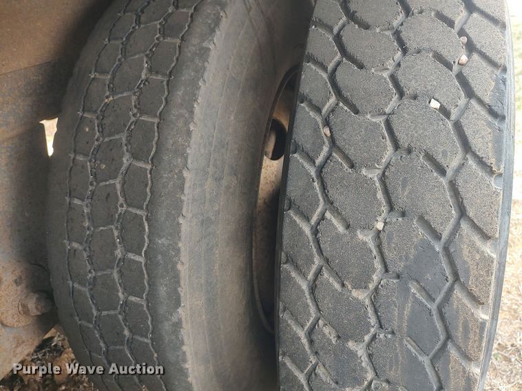 image for item LG9627 2012 Hitchcock  silage trailer