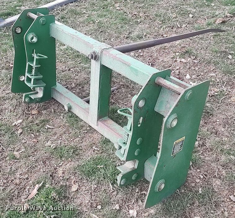 image for item LG9657 John Deere  bale spear