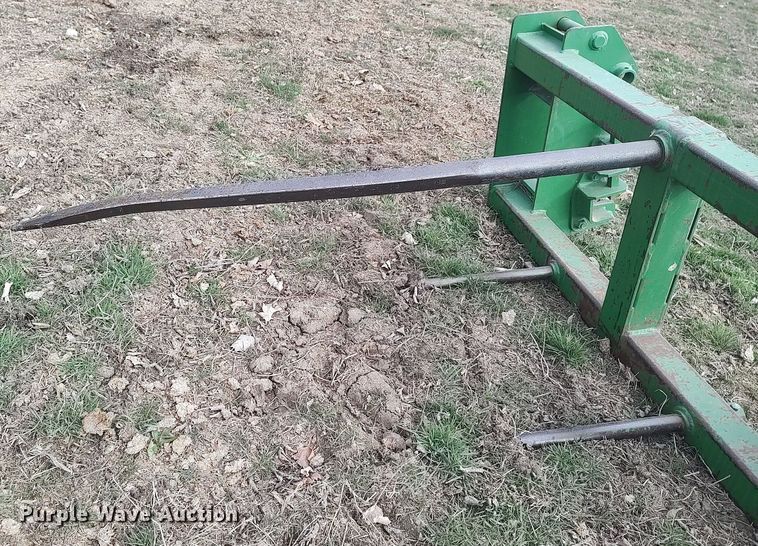 image for item LG9657 John Deere  bale spear