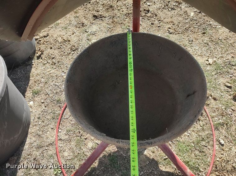 image for item LG9662 Livestock equipment