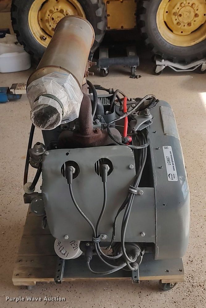 image for item LG9667 Wisconsin VF4D  engine