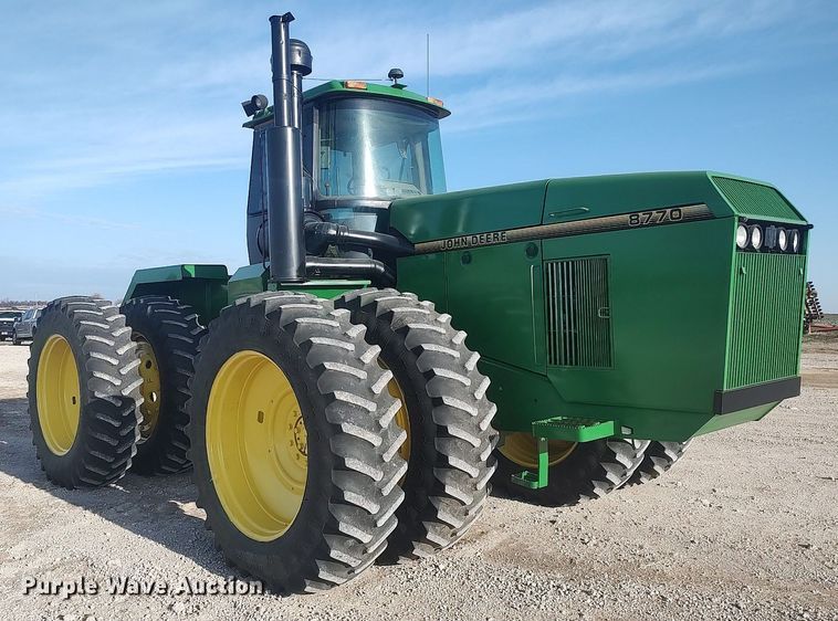 image for item LG9669 1993 John Deere 8770  4WD tractor