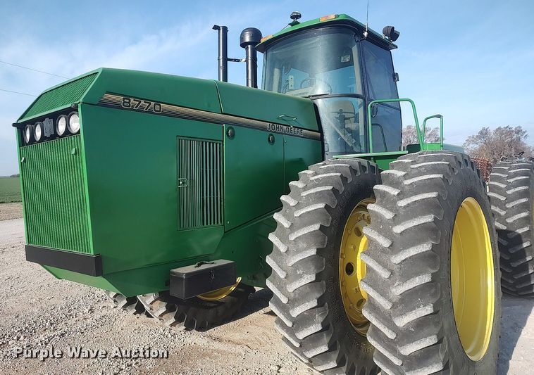 image for item LG9669 1993 John Deere 8770  4WD tractor