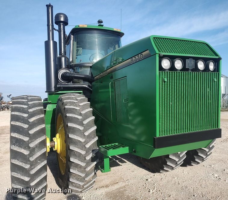 image for item LG9669 1993 John Deere 8770  4WD tractor