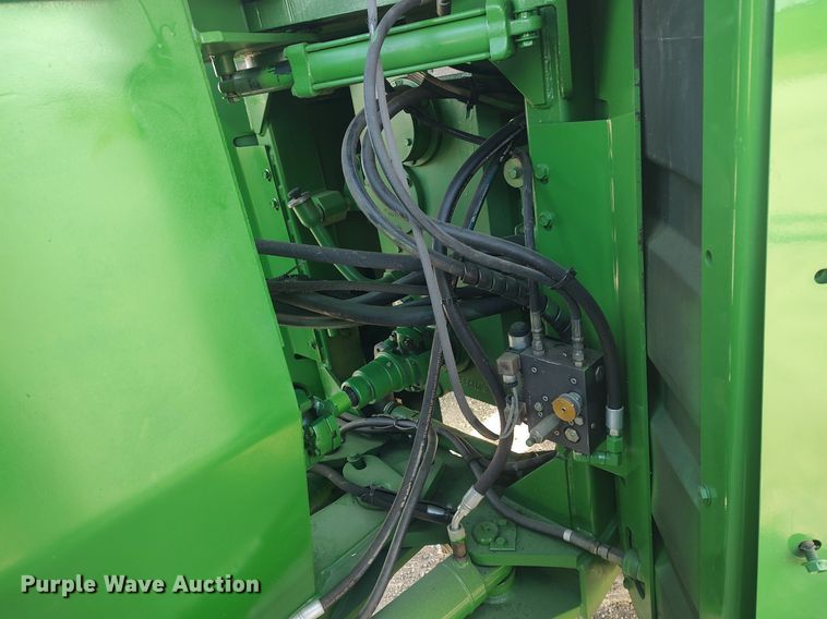 image for item LG9669 1993 John Deere 8770  4WD tractor