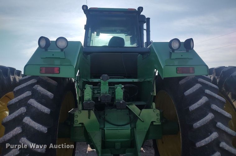 image for item LG9669 1993 John Deere 8770  4WD tractor