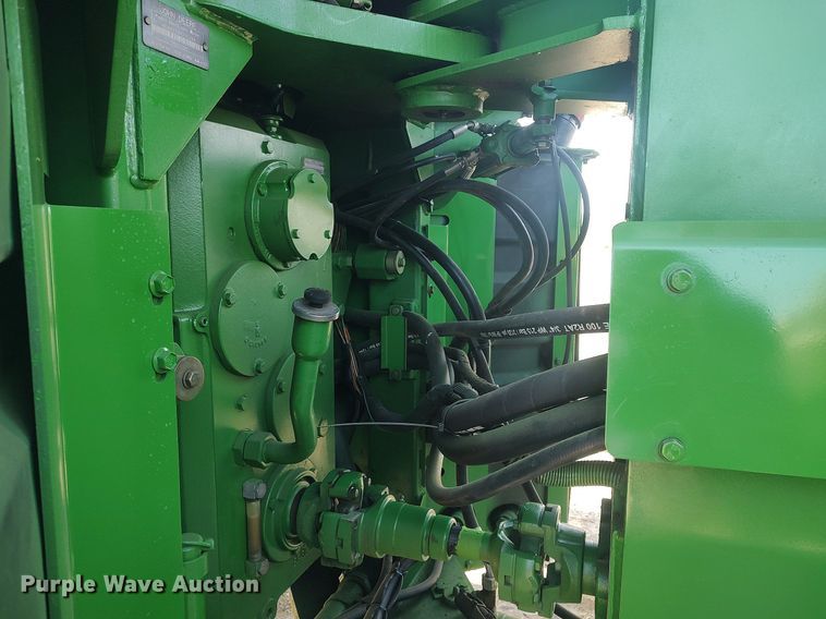 image for item LG9669 1993 John Deere 8770  4WD tractor