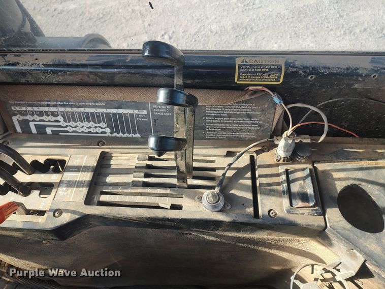 image for item LG9669 1993 John Deere 8770  4WD tractor