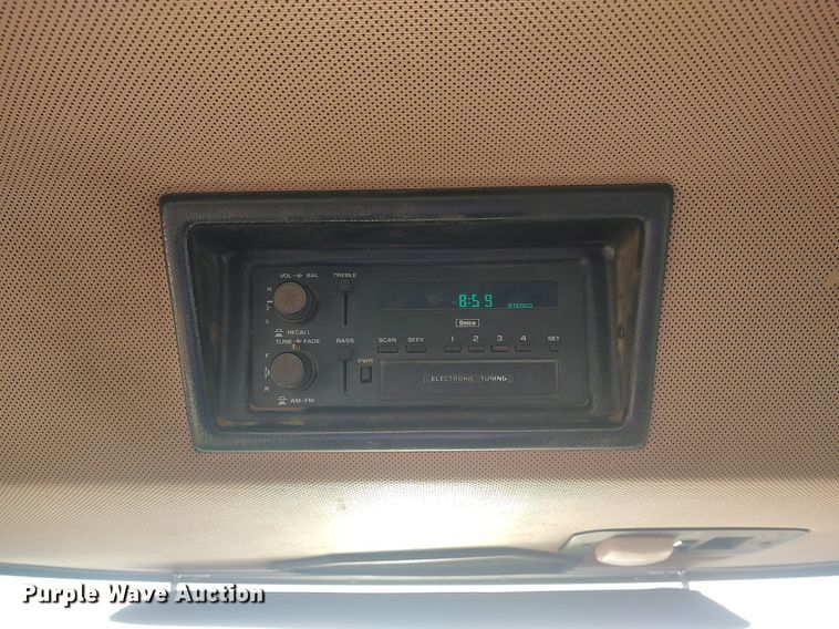 image for item LG9669 1993 John Deere 8770  4WD tractor