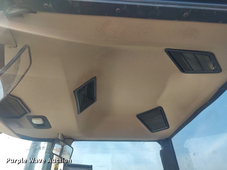 image for item LG9669 1993 John Deere 8770  4WD tractor