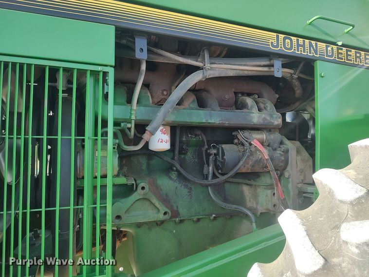 image for item LG9669 1993 John Deere 8770  4WD tractor