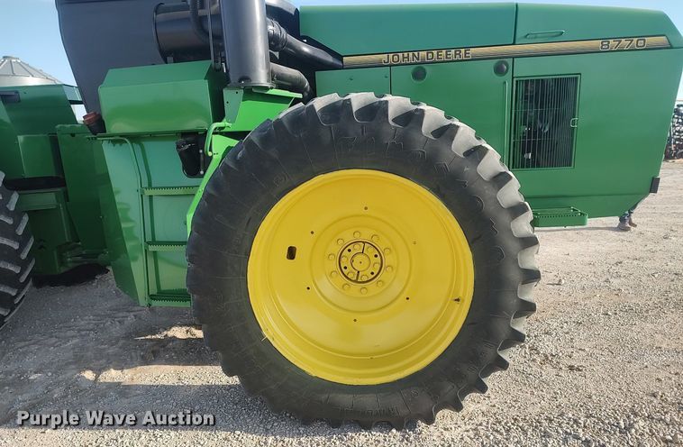 image for item LG9669 1993 John Deere 8770  4WD tractor