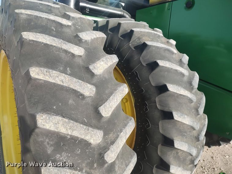 image for item LG9669 1993 John Deere 8770  4WD tractor