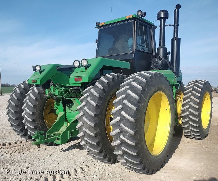 image for item LG9669 1993 John Deere 8770  4WD tractor