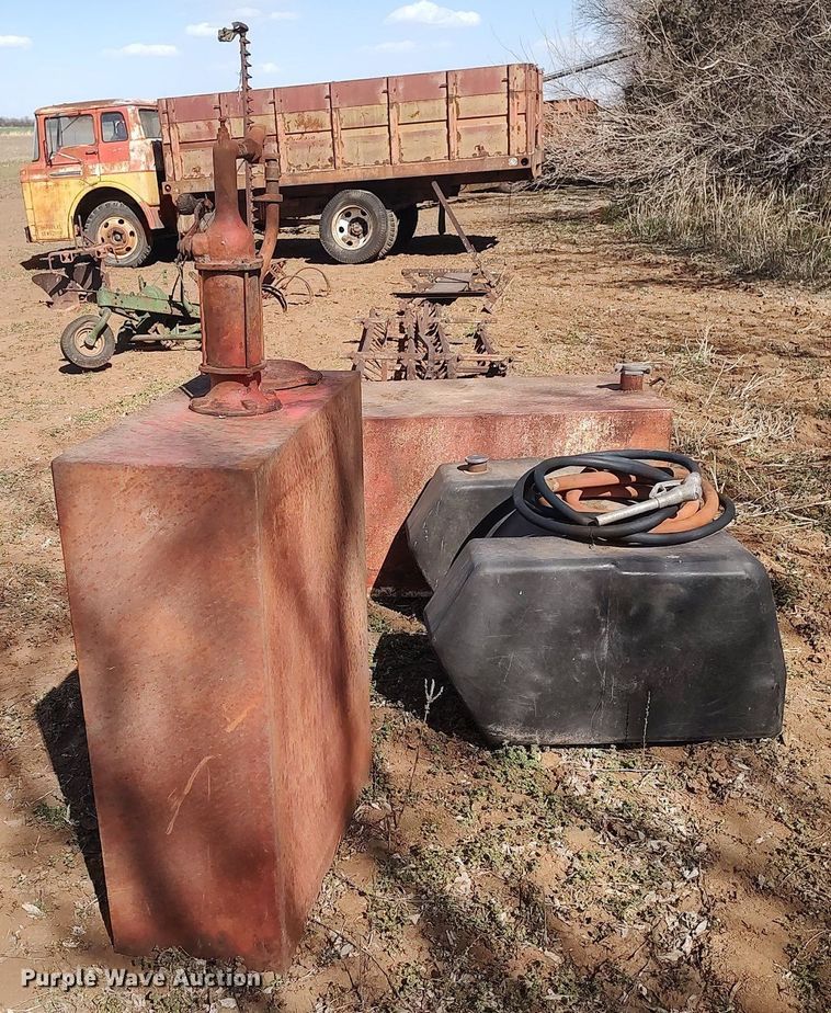 image for item LG9739 (3) fuel tanks