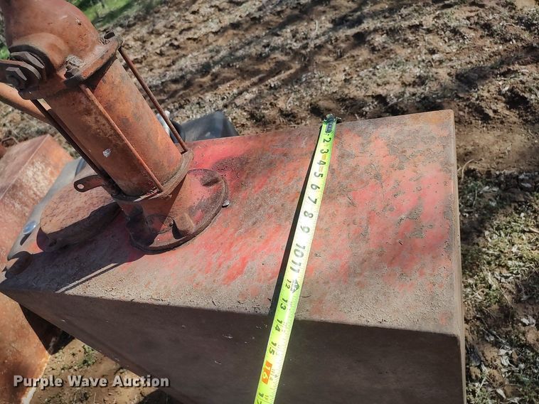 image for item LG9739 (3) fuel tanks