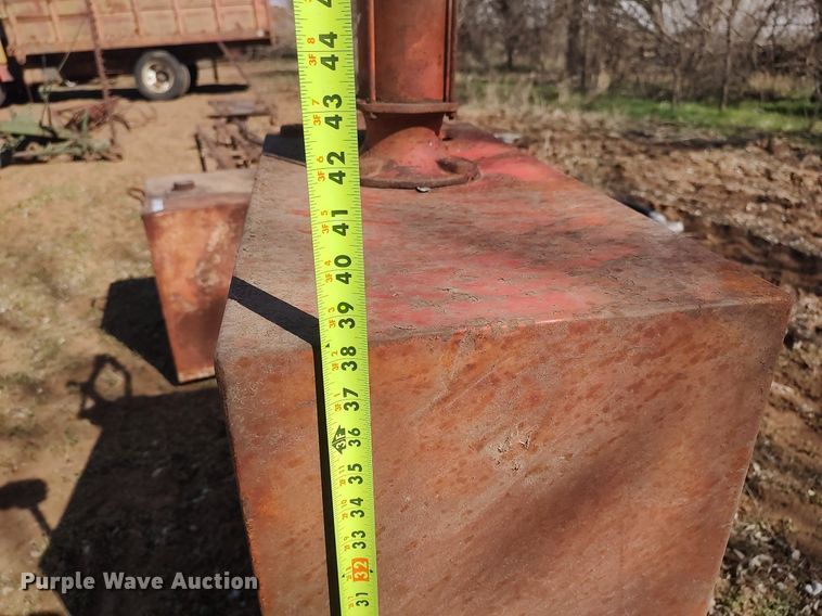 image for item LG9739 (3) fuel tanks