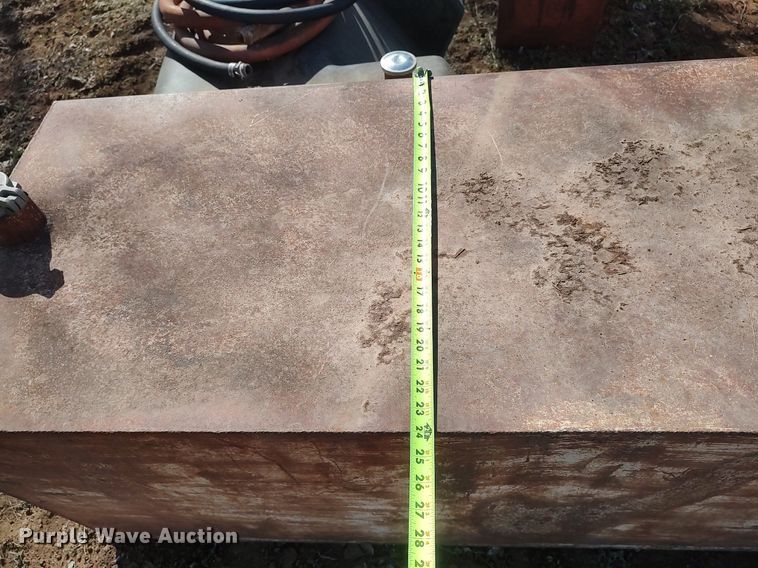 image for item LG9739 (3) fuel tanks