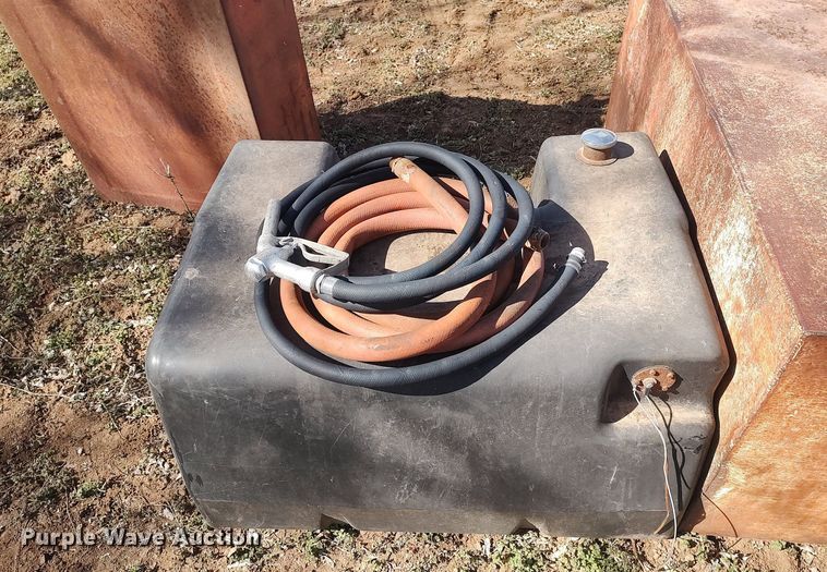 image for item LG9739 (3) fuel tanks