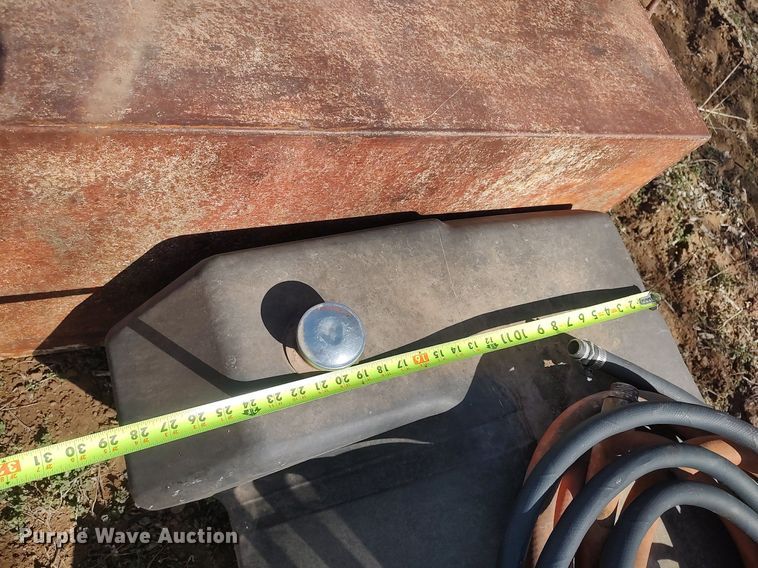 image for item LG9739 (3) fuel tanks