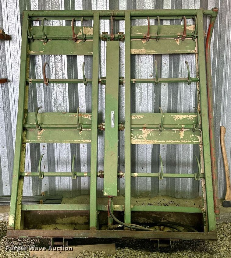 image for item LN9318 CTL M1800  square bale grapple