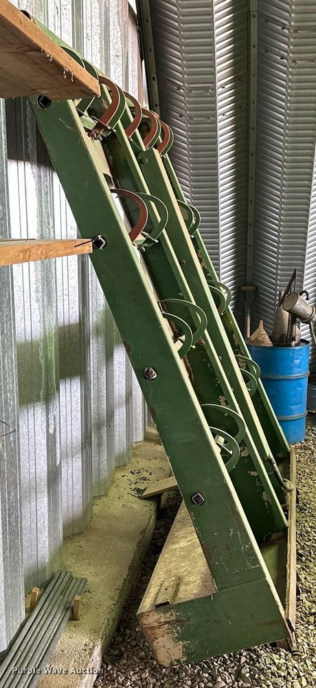 image for item LN9318 CTL M1800  square bale grapple