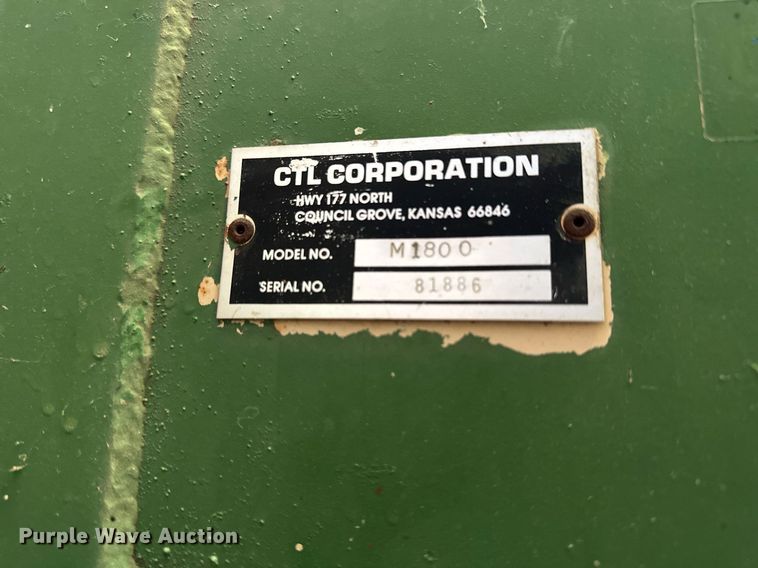 image for item LN9318 CTL M1800  square bale grapple