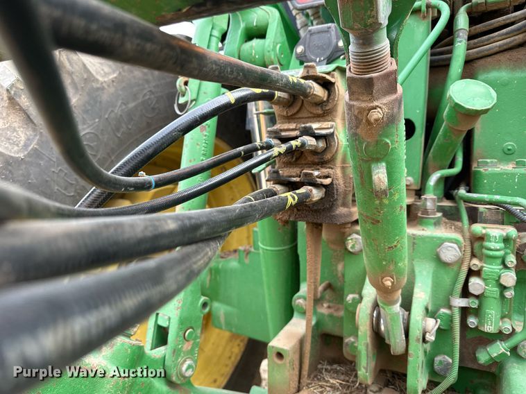 image for item LN9319 HayBuster 2650  bale processor