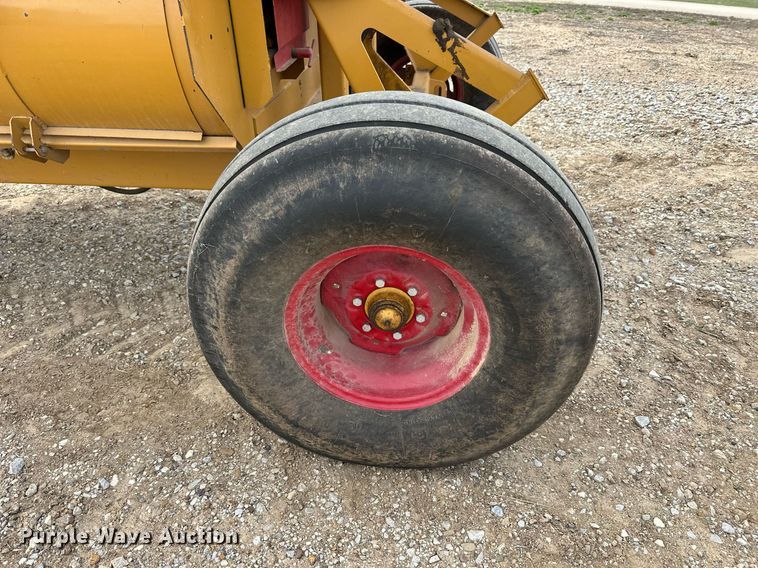 image for item LN9319 HayBuster 2650  bale processor