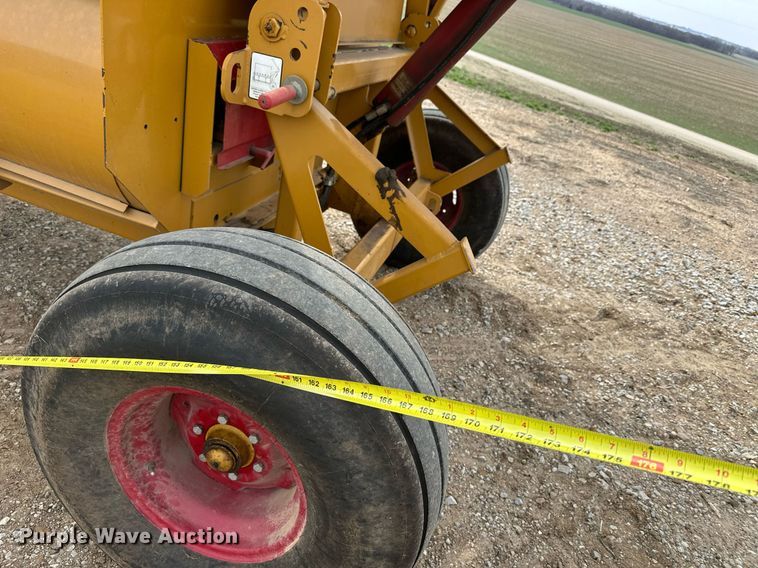 image for item LN9319 HayBuster 2650  bale processor