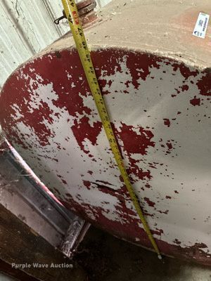 image for item LN9321 (2) Ruby diesel fuel tanks