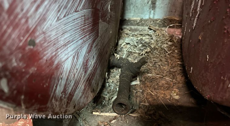 image for item LN9321 (2) Ruby diesel fuel tanks