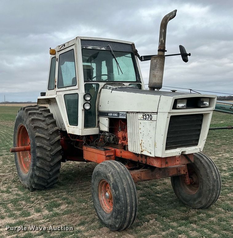 image for item LN9333 1974 Case 1370  tractor