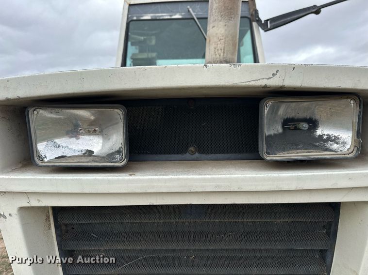 image for item LN9333 1974 Case 1370  tractor