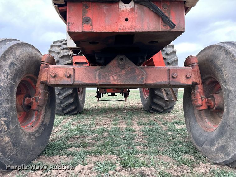 image for item LN9333 1974 Case 1370  tractor